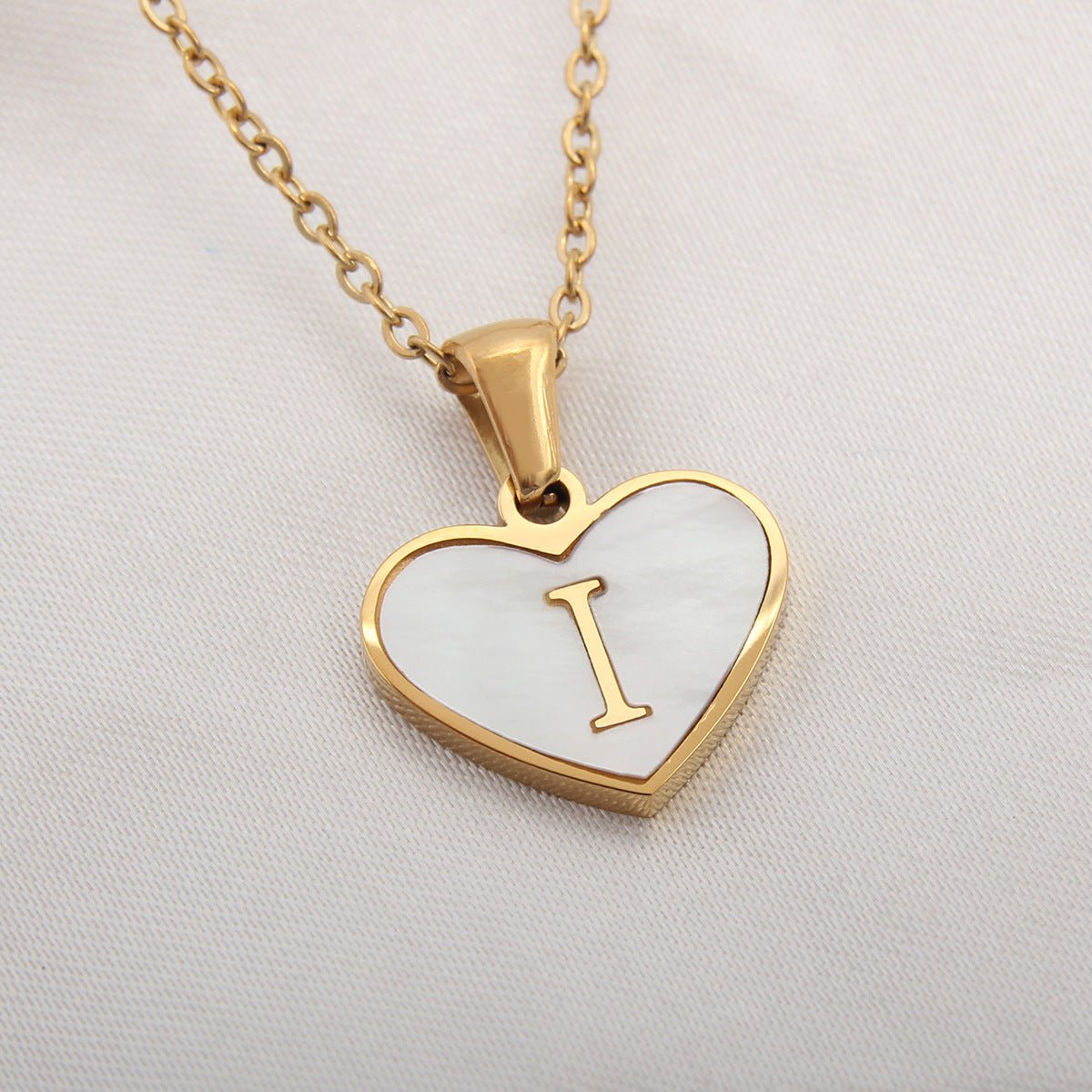 Initial and Letter Heart - shaped Gold Necklace White Shell Love Clavicle Chain Fashion Personalized Necklace For Women Jewelry Valentine's DayNecklace