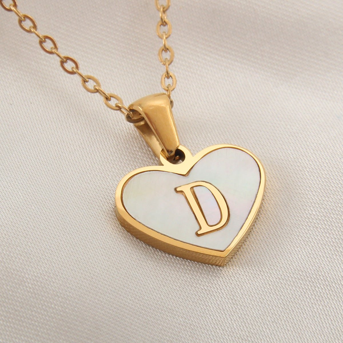 Initial and Letter Heart - shaped Gold Necklace White Shell Love Clavicle Chain Fashion Personalized Necklace For Women Jewelry Valentine's DayNecklace