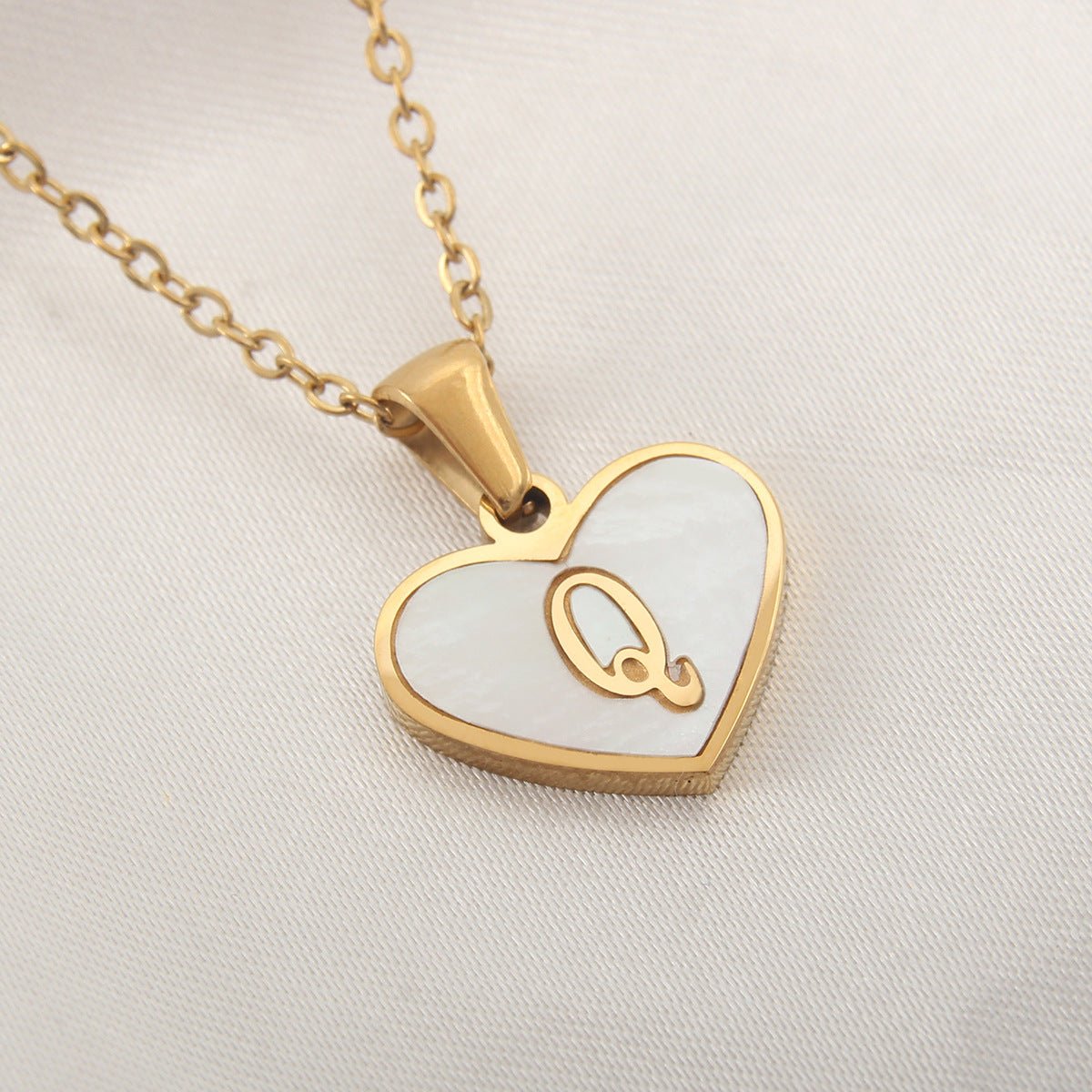 Initial and Letter Heart - shaped Gold Necklace White Shell Love Clavicle Chain Fashion Personalized Necklace For Women Jewelry Valentine's DayNecklace