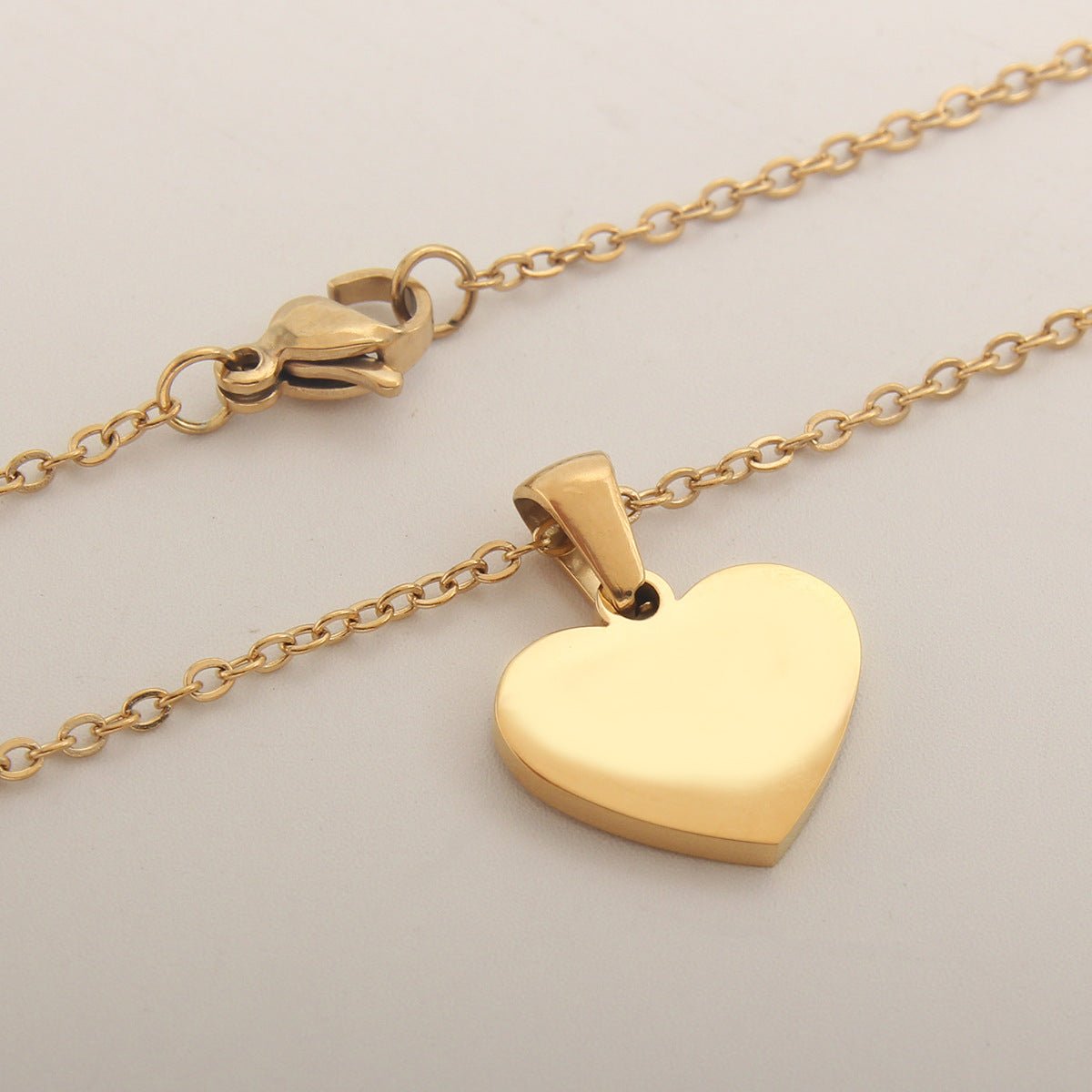 Initial and Letter Heart - shaped Gold Necklace White Shell Love Clavicle Chain Fashion Personalized Necklace For Women Jewelry Valentine's DayNecklace