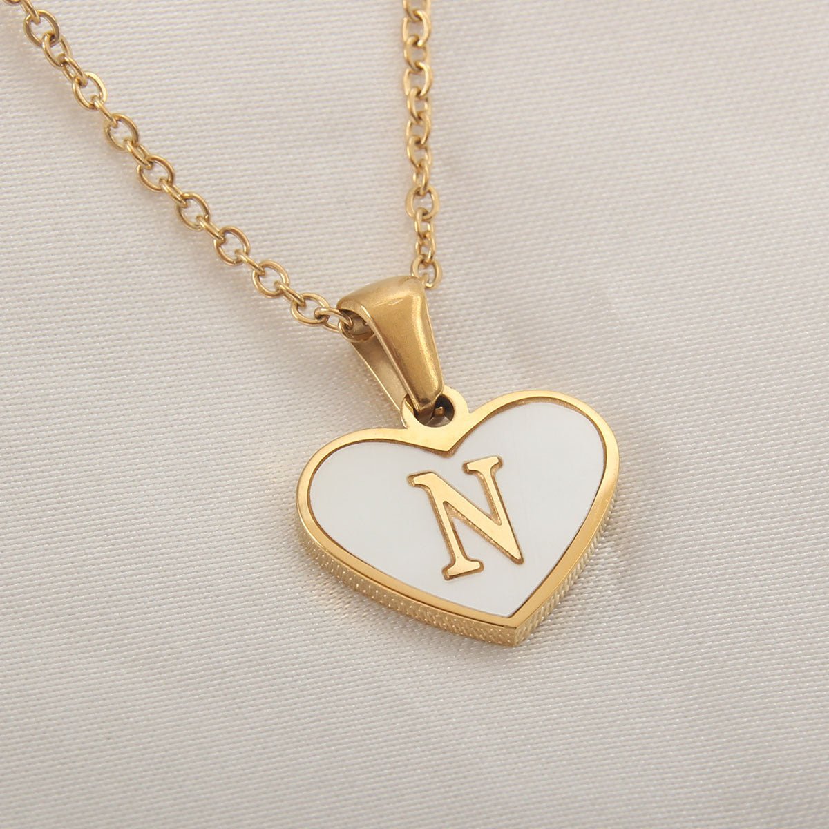 Initial and Letter Heart - shaped Gold Necklace White Shell Love Clavicle Chain Fashion Personalized Necklace For Women Jewelry Valentine's DayNecklace