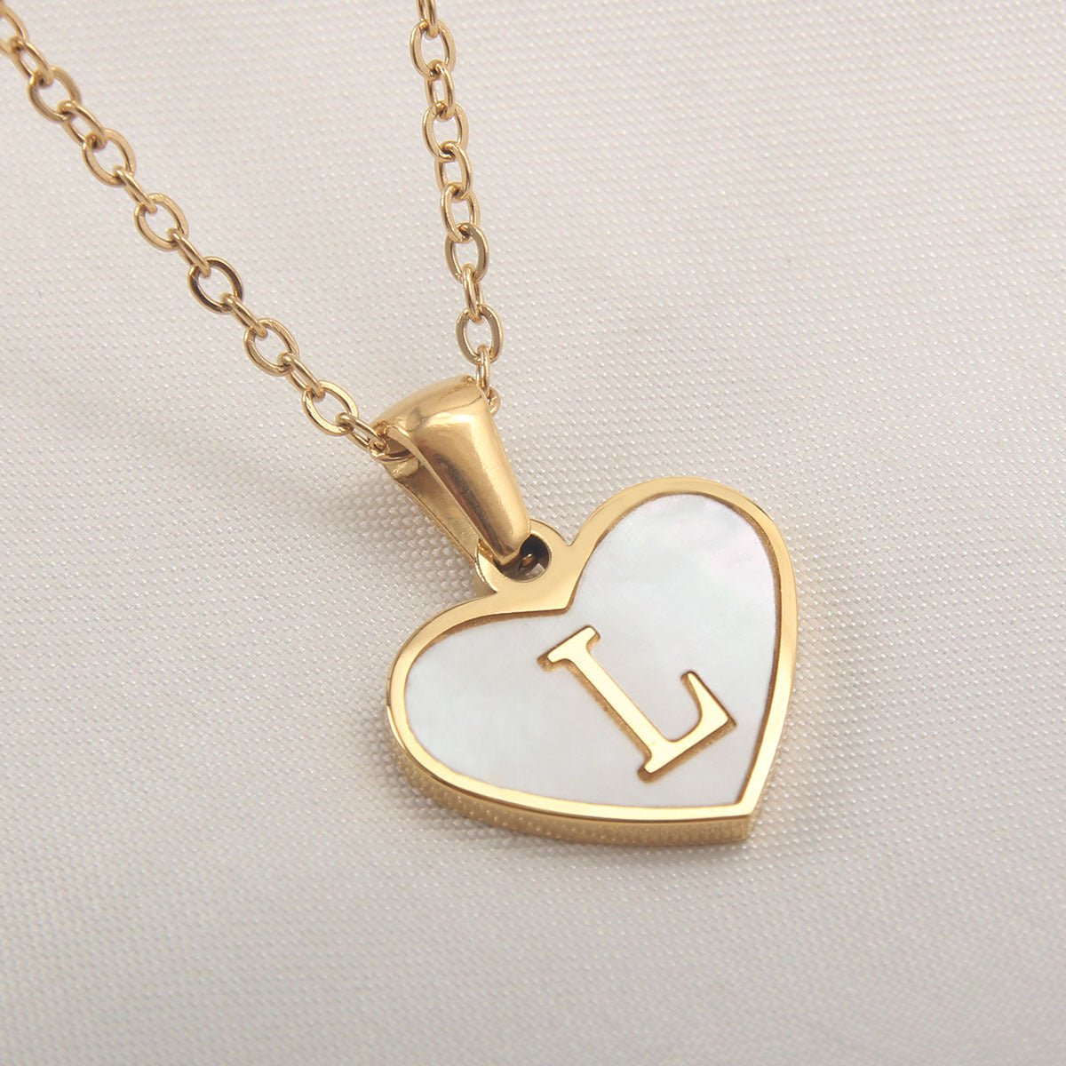 Initial and Letter Heart - shaped Gold Necklace White Shell Love Clavicle Chain Fashion Personalized Necklace For Women Jewelry Valentine's DayNecklace