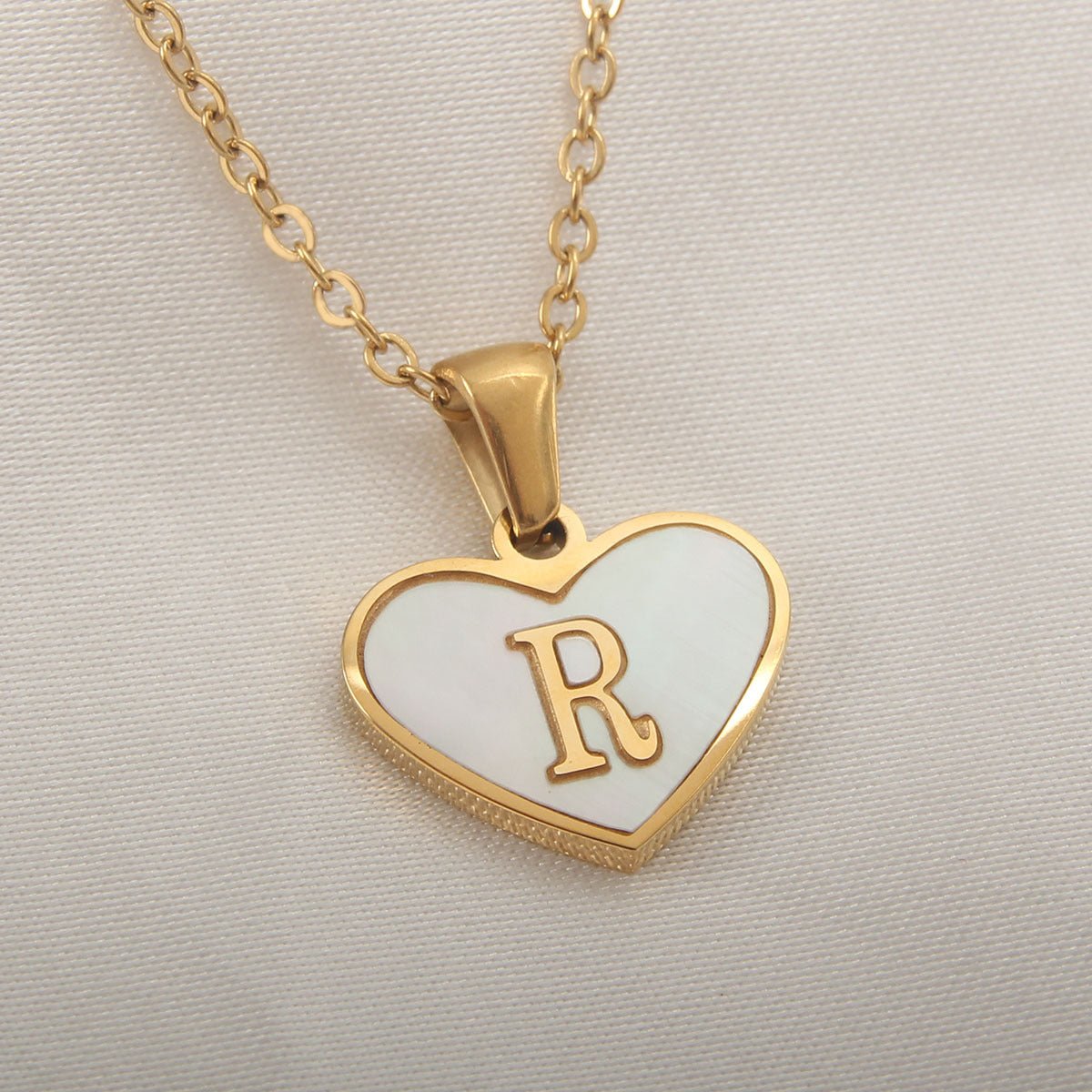 Initial and Letter Heart - shaped Gold Necklace White Shell Love Clavicle Chain Fashion Personalized Necklace For Women Jewelry Valentine's DayNecklace