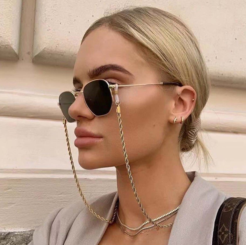 Women's Simple Fashion Metal Twist Glasses ChainGold Necklace